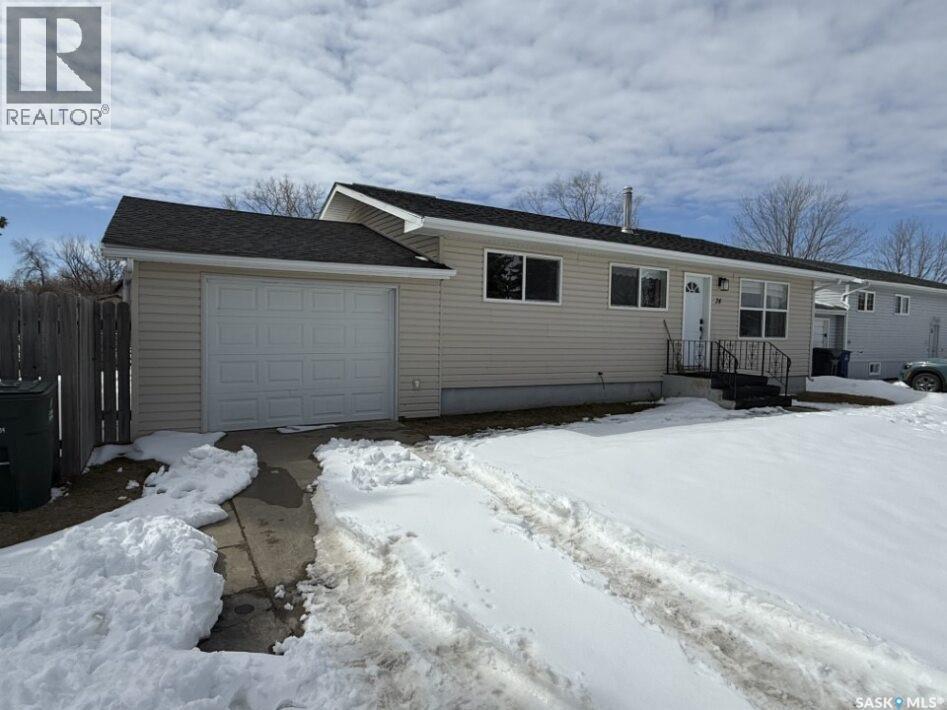 24 Albert Place, Hepburn, Saskatchewan  S0K 1Z0 - Photo 3 - SK034288