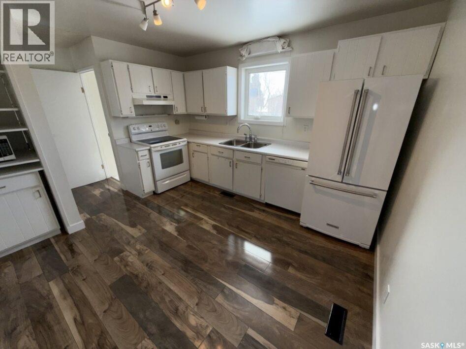 24 Albert Place, Hepburn, Saskatchewan  S0K 1Z0 - Photo 4 - SK034288