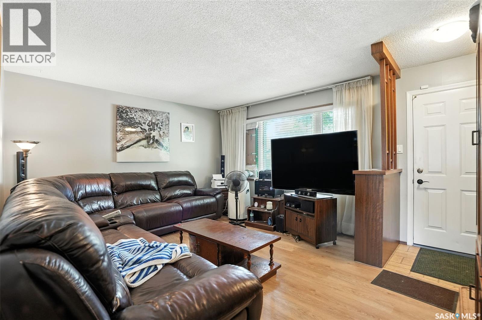 97 Maxwell Crescent, Saskatoon, Saskatchewan  S7L 3Y4 - Photo 4 - SK034184