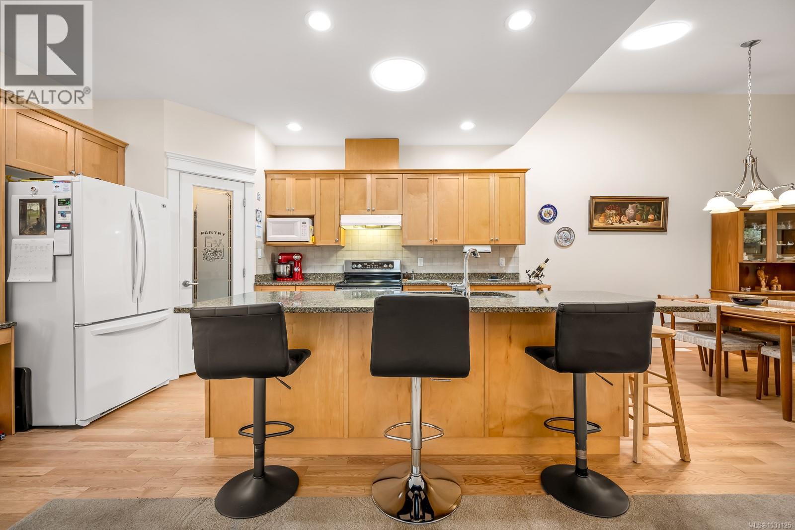 83 2001 Blue Jay Pl, Courtenay, British Columbia  V9N 4A8 - Photo 24 - 1033125