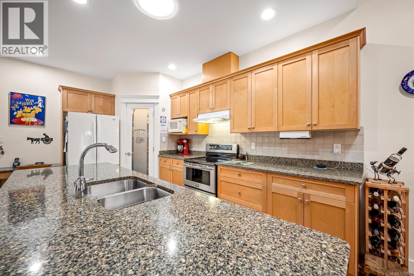 83 2001 Blue Jay Pl, Courtenay, British Columbia  V9N 4A8 - Photo 31 - 1033125