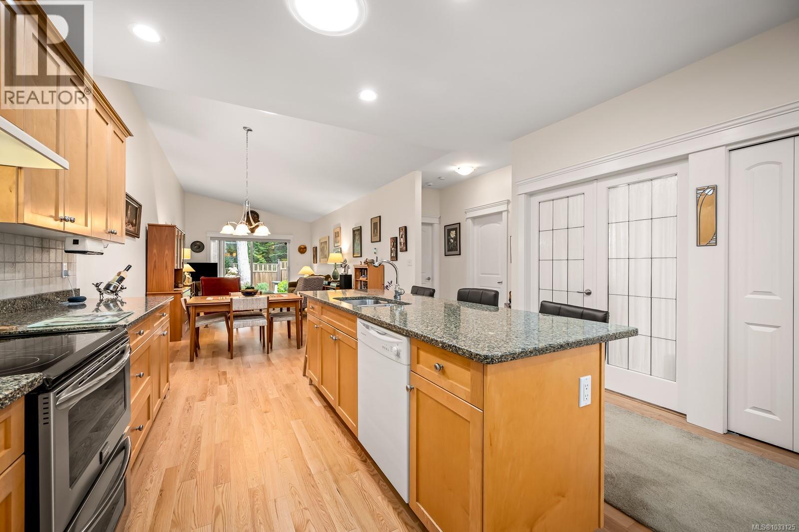 83 2001 Blue Jay Pl, Courtenay, British Columbia  V9N 4A8 - Photo 33 - 1033125