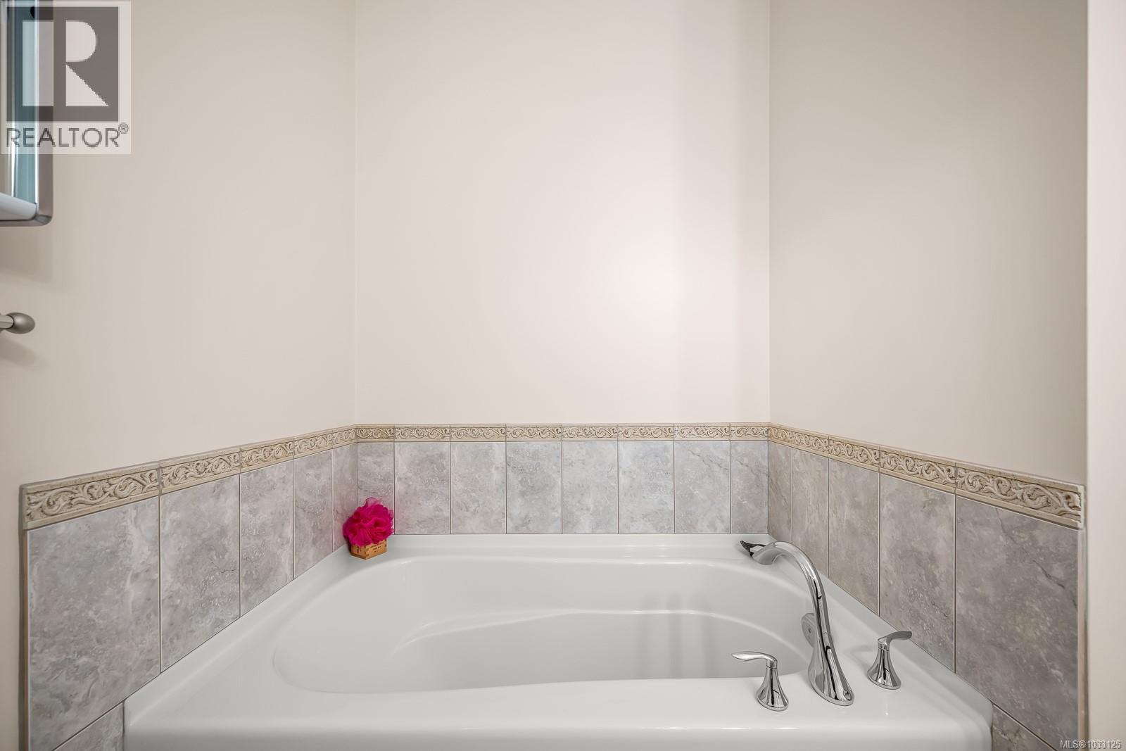 83 2001 Blue Jay Pl, Courtenay, British Columbia  V9N 4A8 - Photo 48 - 1033125