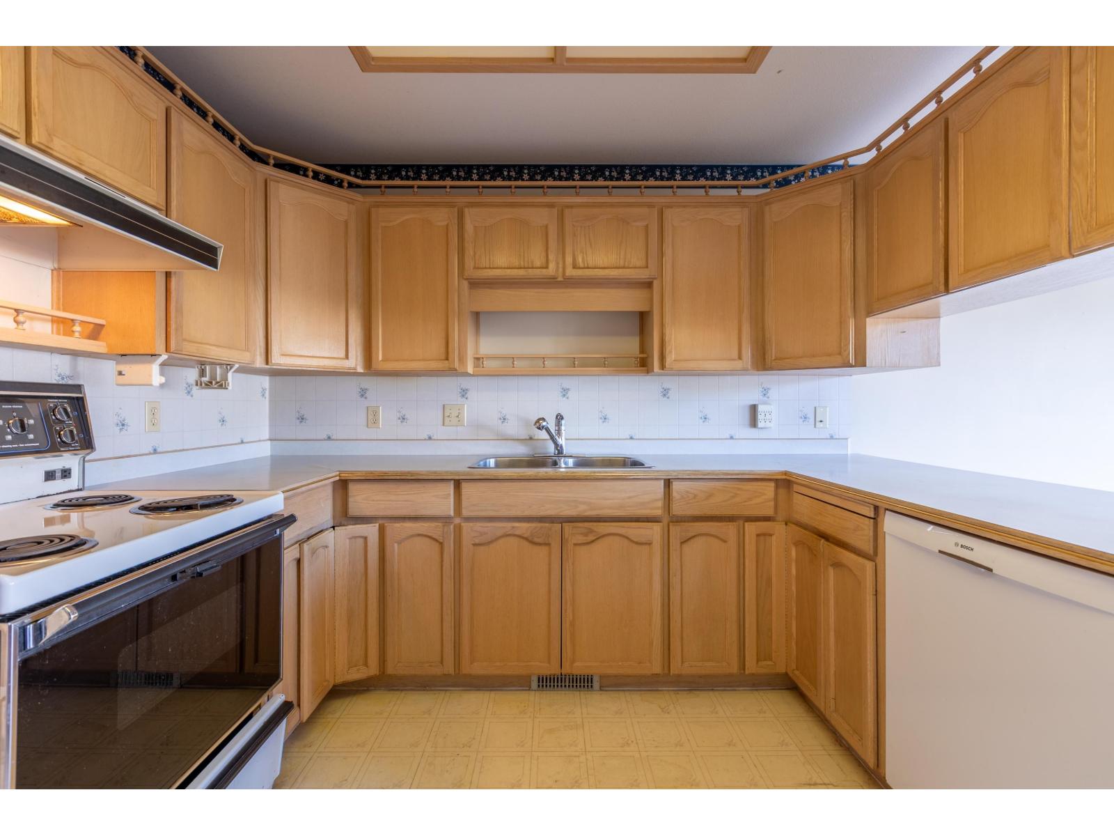 16 2988 Horn Street, Abbotsford, British Columbia  V2S 3C1 - Photo 3 - R3116531