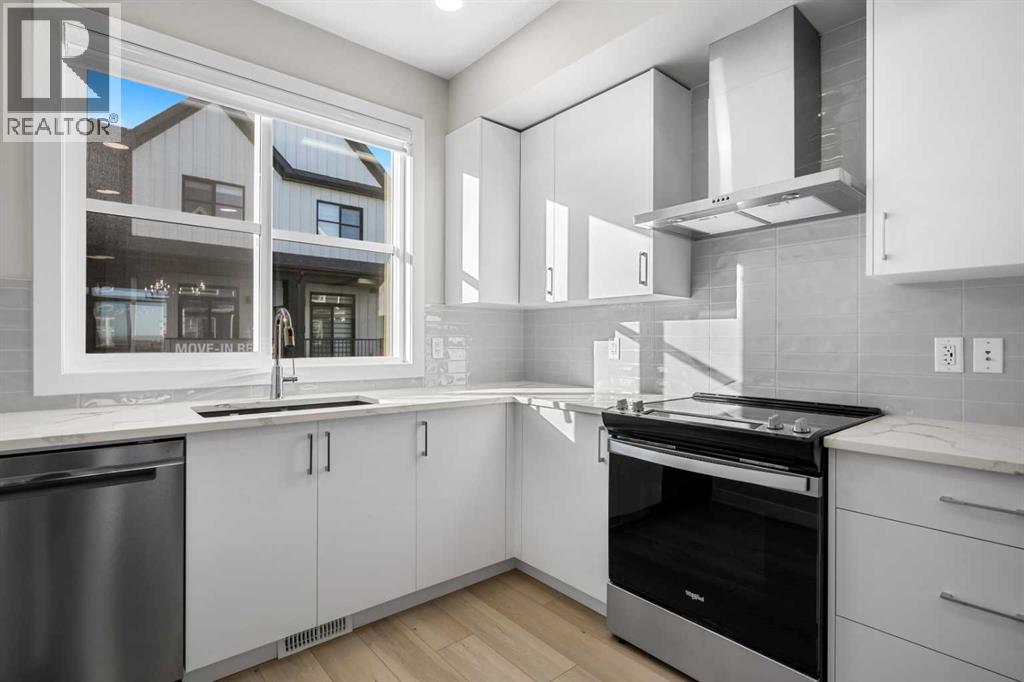 86, 285 Chelsea Court, Chestermere, Alberta  T1X 2W7 - Photo 11 - A2292199