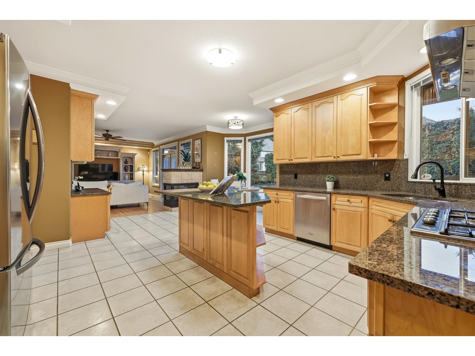 3528 Canterbury Drive, Surrey, British Columbia  V3Z 0G8 - Photo 10 - R3116698