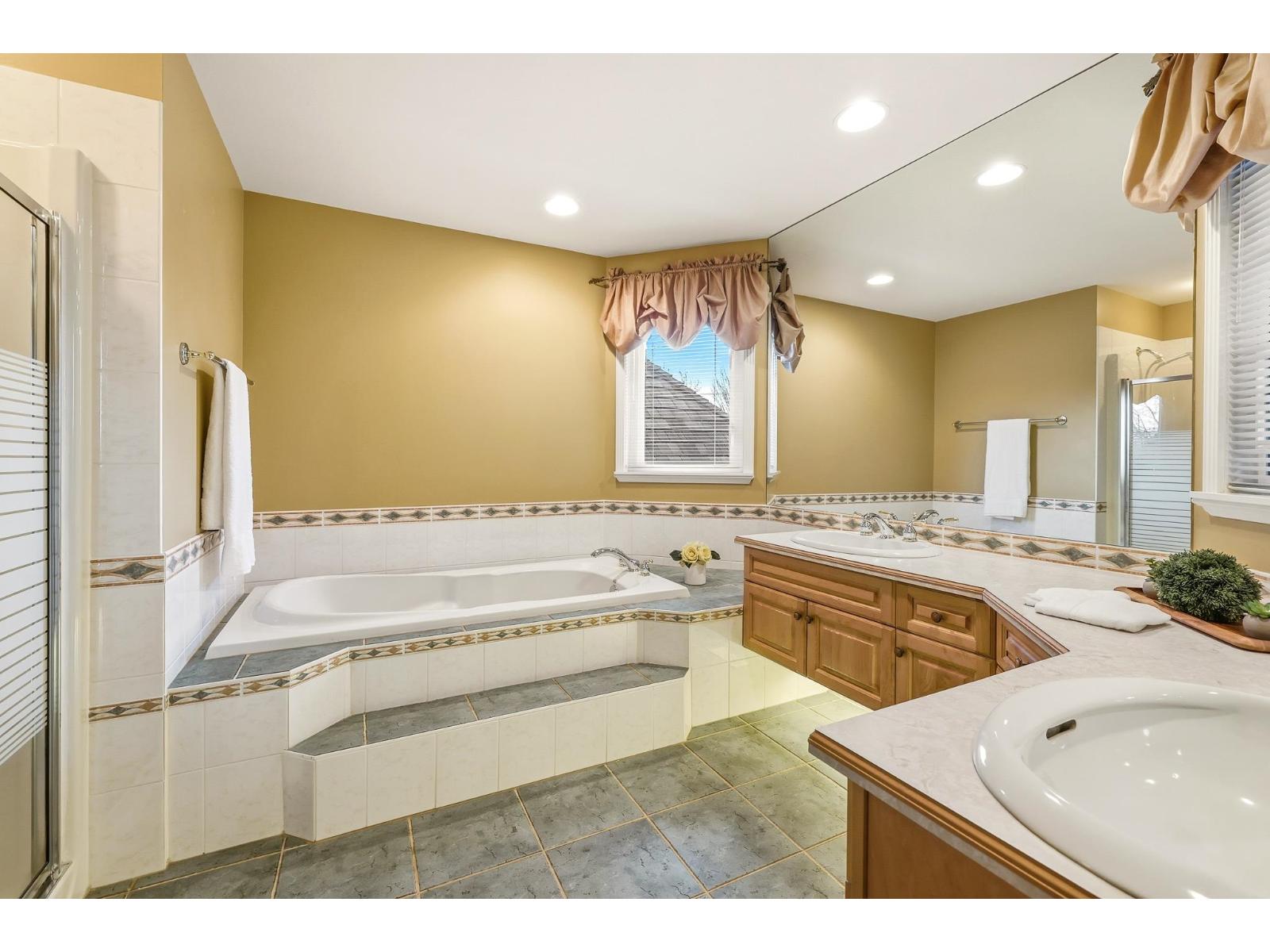 3528 Canterbury Drive, Surrey, British Columbia  V3Z 0G8 - Photo 25 - R3116698