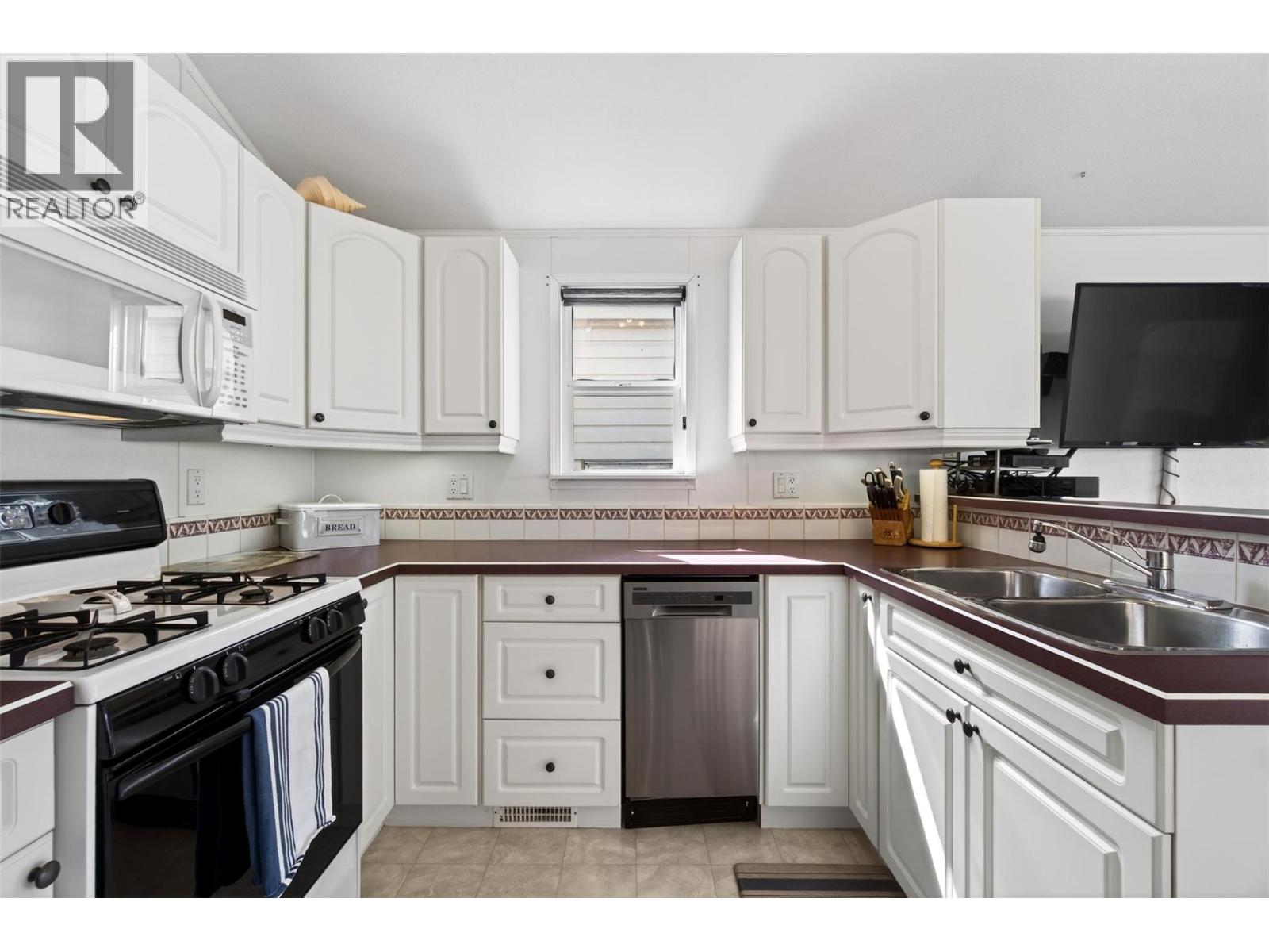 1455 Silver Sands Road Unit# 16, Sicamous, British Columbia  V0E 2V0 - Photo 10 - 10378204