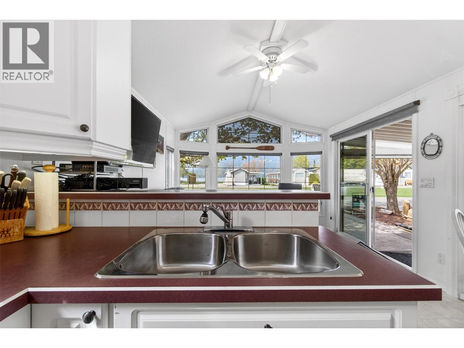 1455 Silver Sands Road Unit# 16, Sicamous, British Columbia  V0E 2V0 - Photo 15 - 10378204