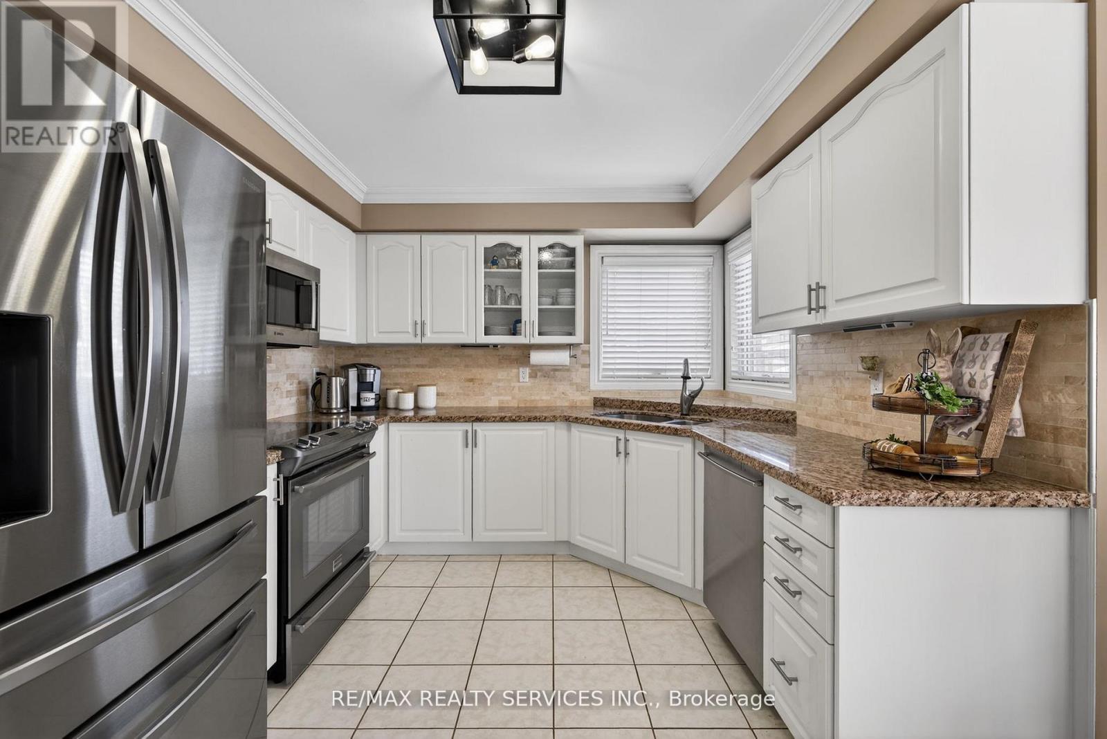 64 Gardenia Way, Caledon, Ontario  L7C 1A8 - Photo 12 - W13057750