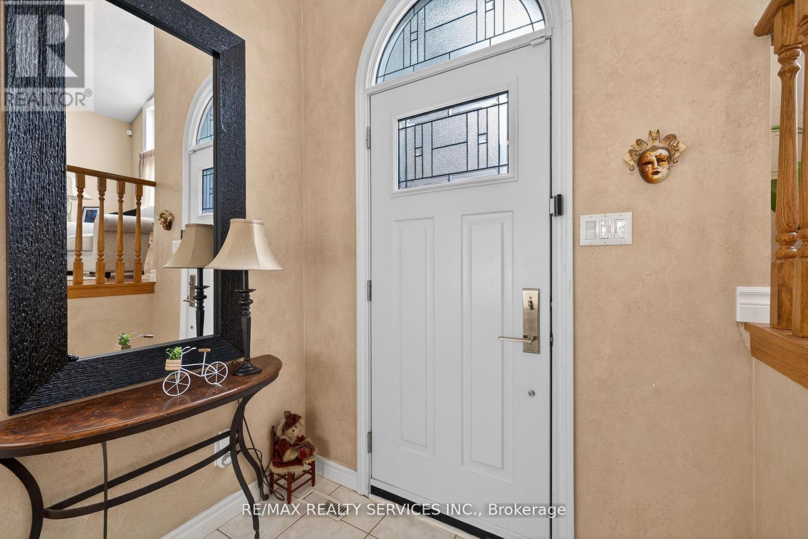 64 Gardenia Way, Caledon, Ontario  L7C 1A8 - Photo 3 - W13057750