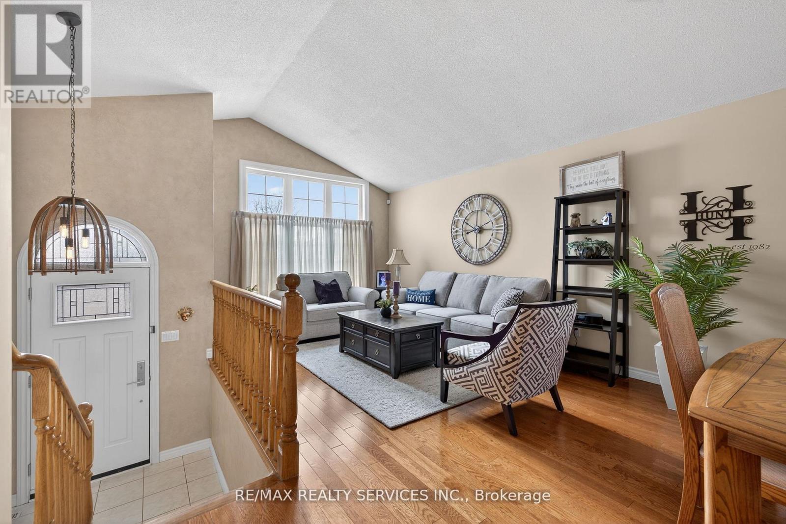 64 Gardenia Way, Caledon, Ontario  L7C 1A8 - Photo 5 - W13057750