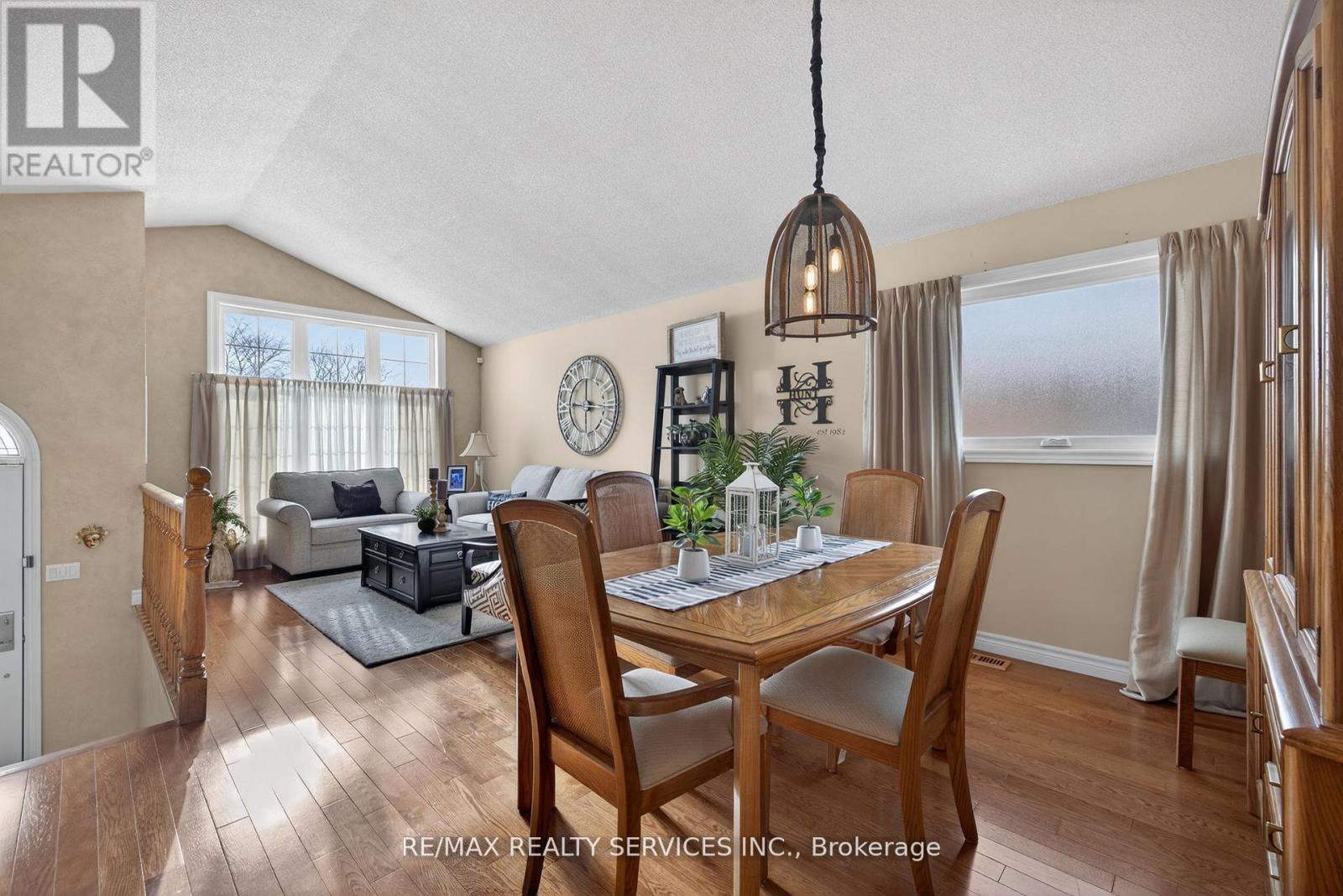 64 Gardenia Way, Caledon, Ontario  L7C 1A8 - Photo 9 - W13057750