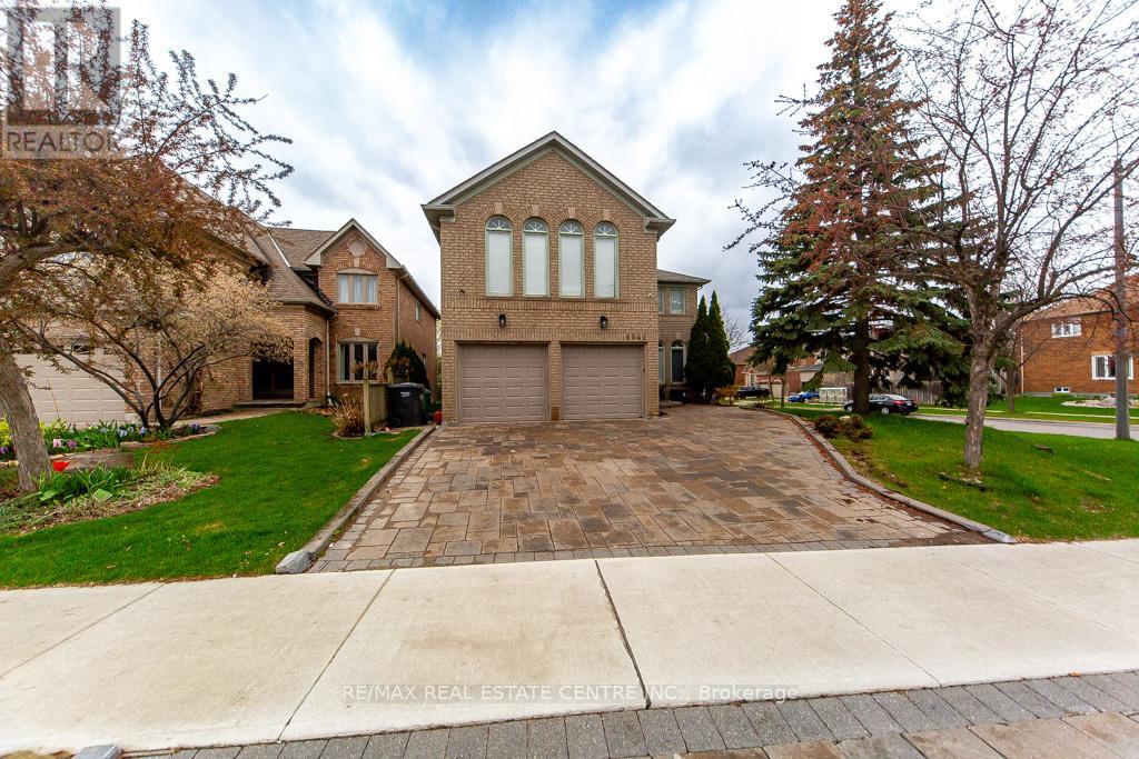 Upper - 6842 Forest Park Drive, Mississauga, Ontario  L5N 6X6 - Photo 1 - W13057794