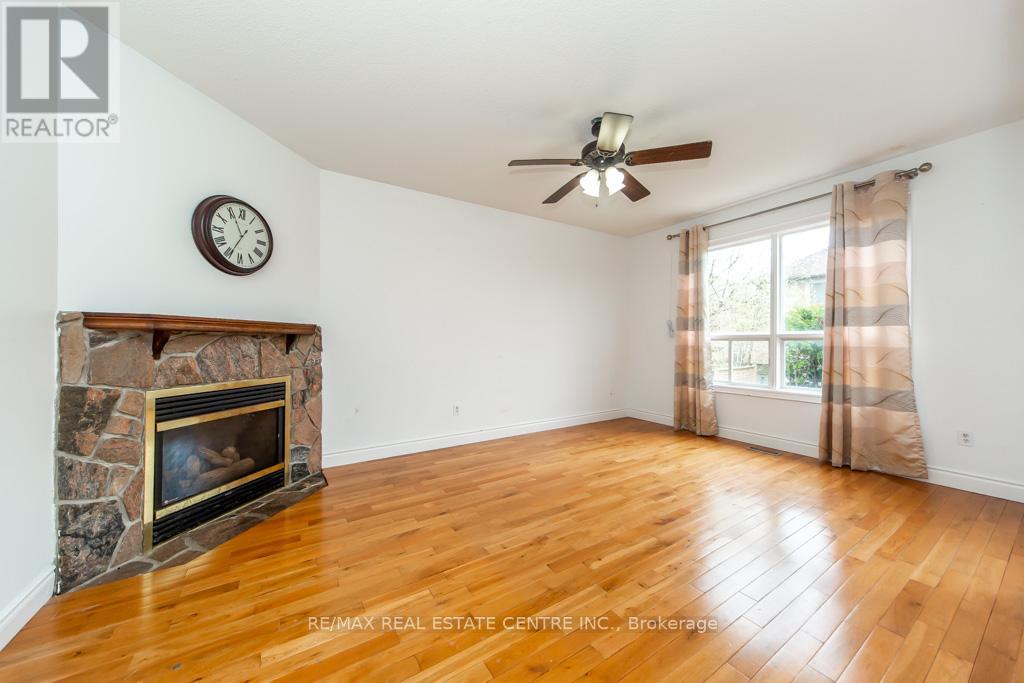 Upper - 6842 Forest Park Drive, Mississauga, Ontario  L5N 6X6 - Photo 13 - W13057794