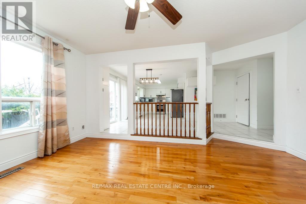 Upper - 6842 Forest Park Drive, Mississauga, Ontario  L5N 6X6 - Photo 14 - W13057794