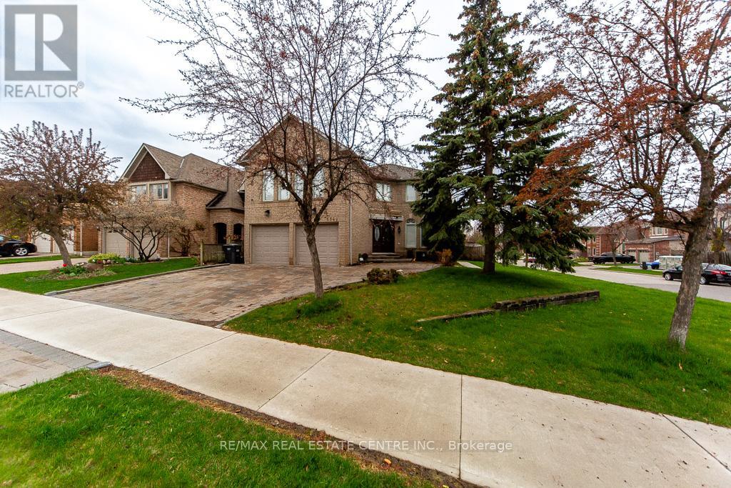 Upper - 6842 Forest Park Drive, Mississauga, Ontario  L5N 6X6 - Photo 2 - W13057794