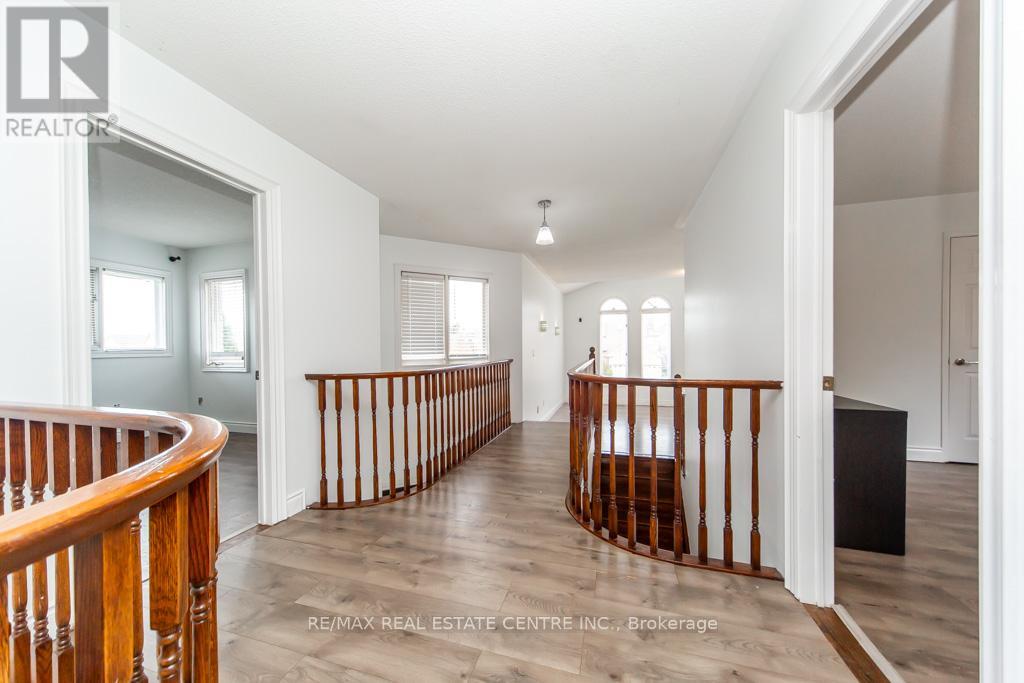 Upper - 6842 Forest Park Drive, Mississauga, Ontario  L5N 6X6 - Photo 22 - W13057794