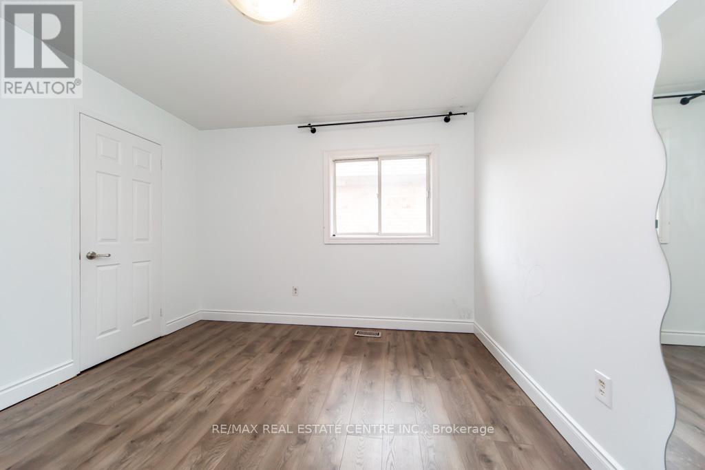 Upper - 6842 Forest Park Drive, Mississauga, Ontario  L5N 6X6 - Photo 33 - W13057794