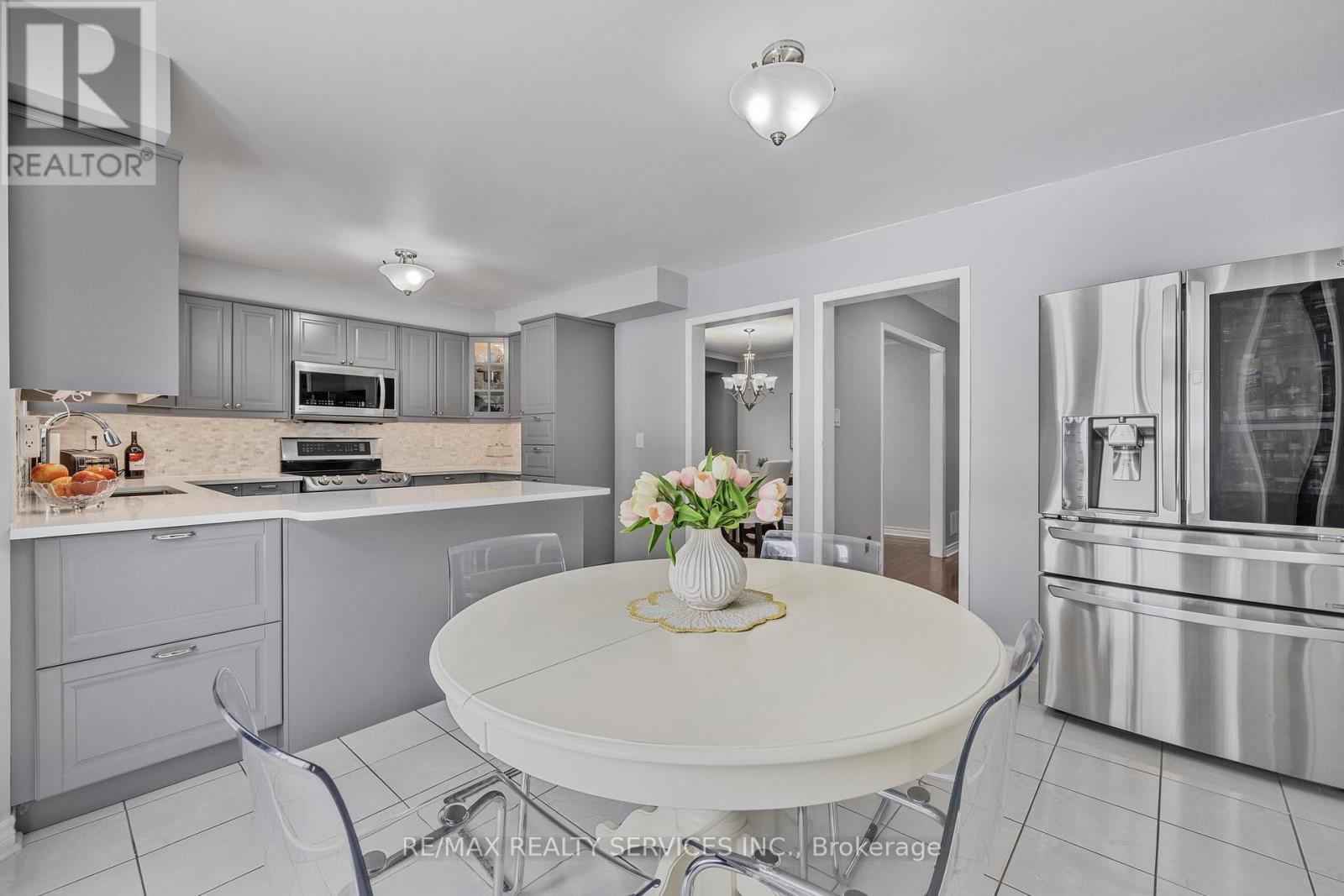 24 Royal Valley Drive, Caledon, Ontario  L7C 1B2 - Photo 11 - W13057838