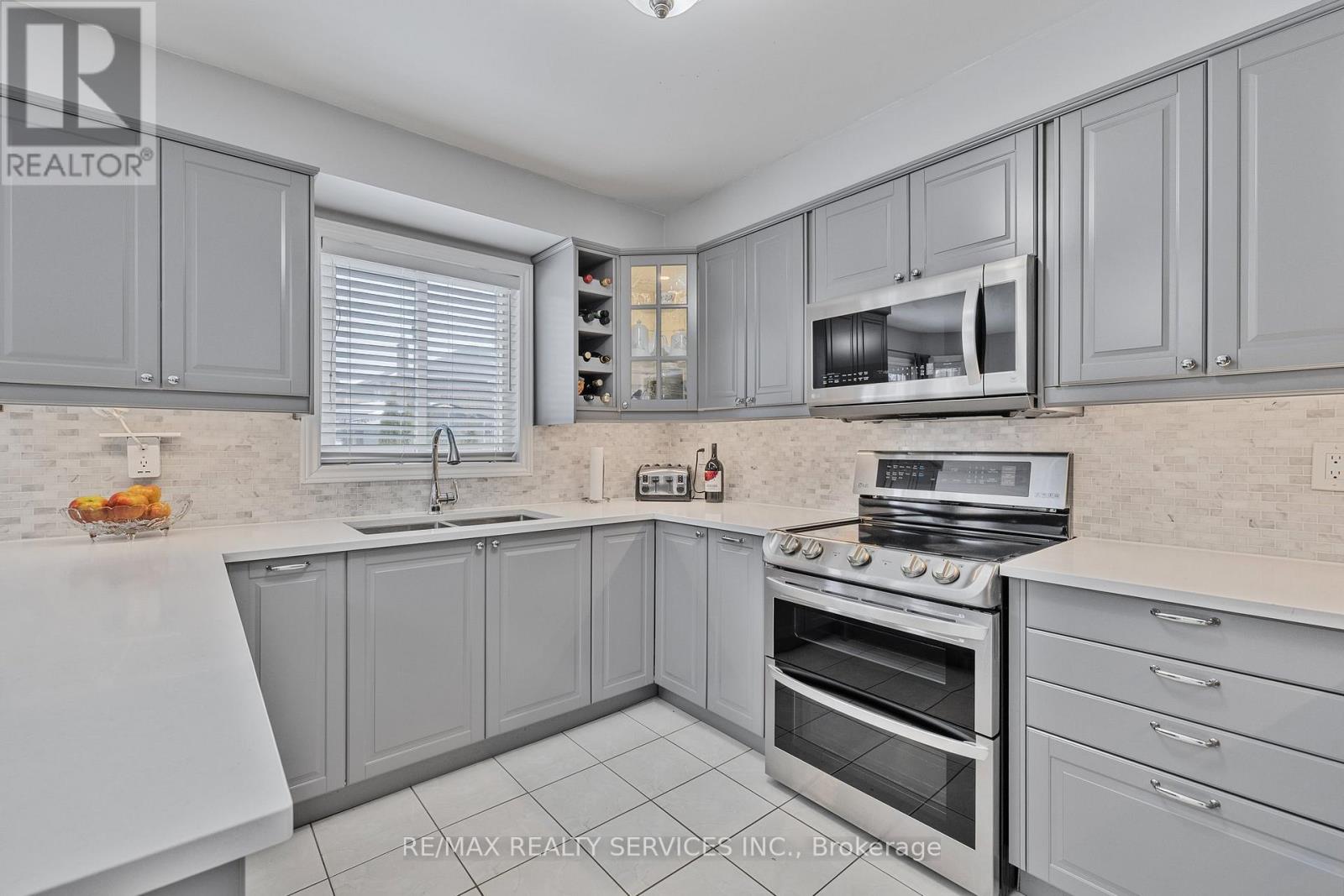 24 Royal Valley Drive, Caledon, Ontario  L7C 1B2 - Photo 13 - W13057838