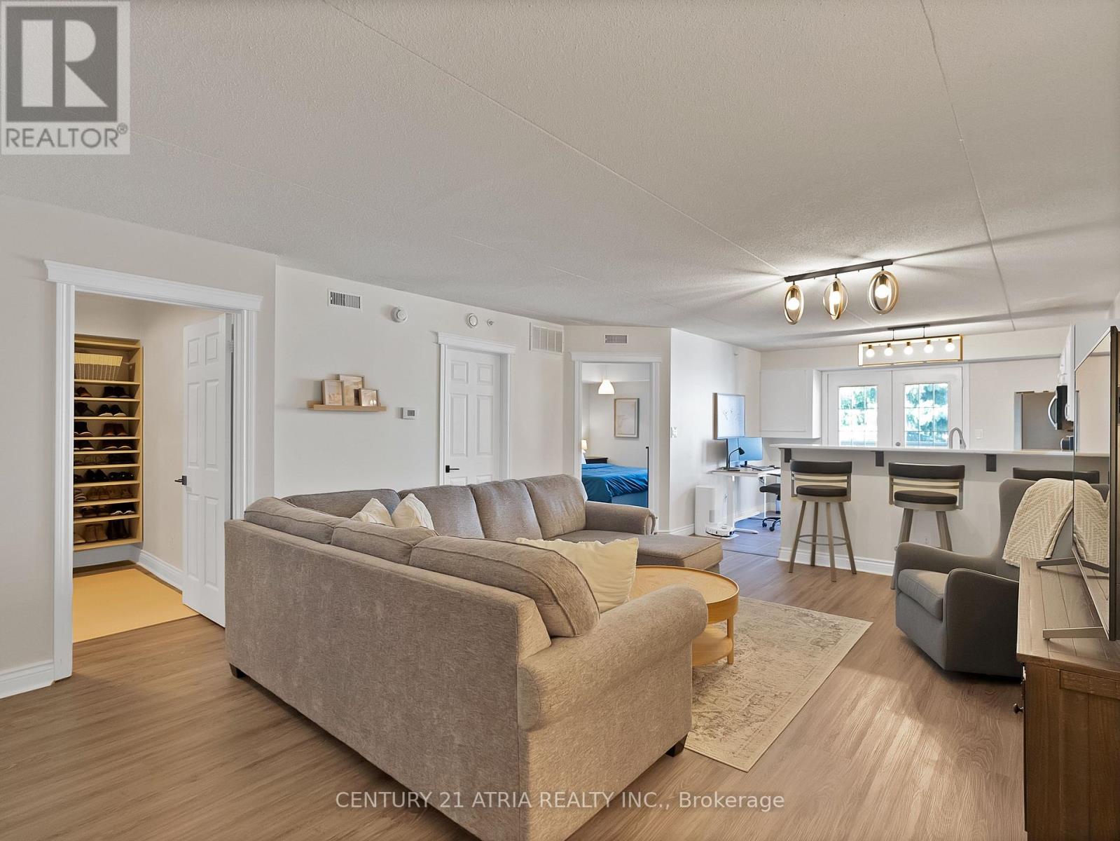 305 - 4015 Kilmer Drive, Burlington, Ontario  L7M 4M4 - Photo 3 - W13057874