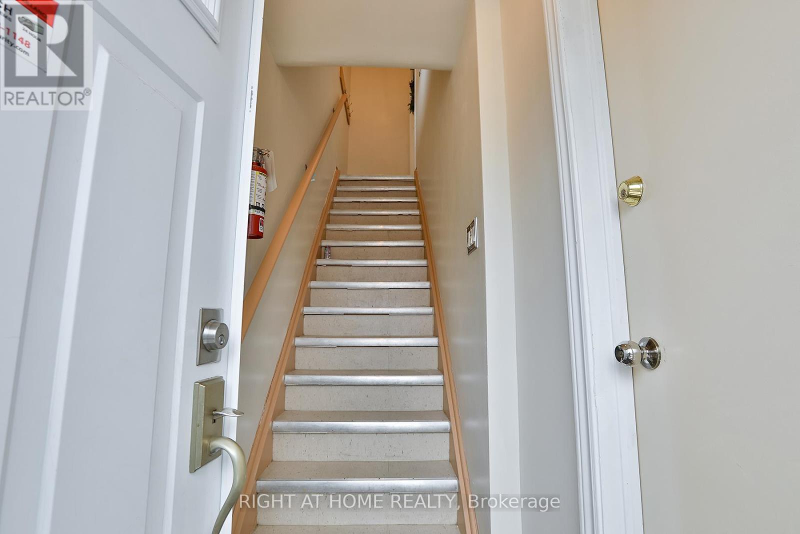 35 Fifteenth Street, Toronto, Ontario  M8V 3J3 - Photo 4 - W13057912