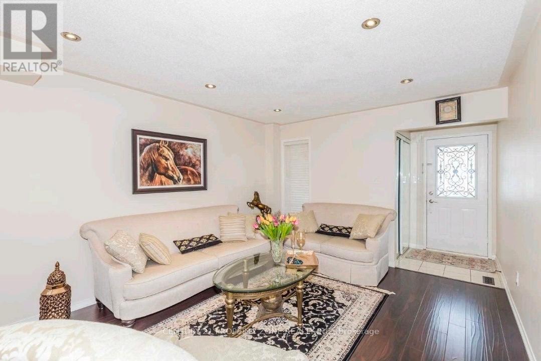 24 Fordwich Boulevard, Brampton, Ontario  L7A 1S9 - Photo 2 - W13057914