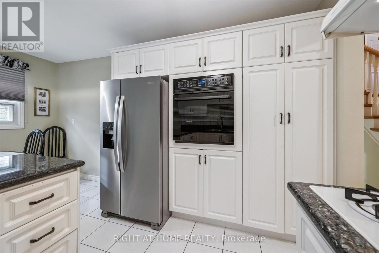 67 Manorhampton Drive, Toronto, Ontario  M9P 1E1 - Photo 12 - W13057918