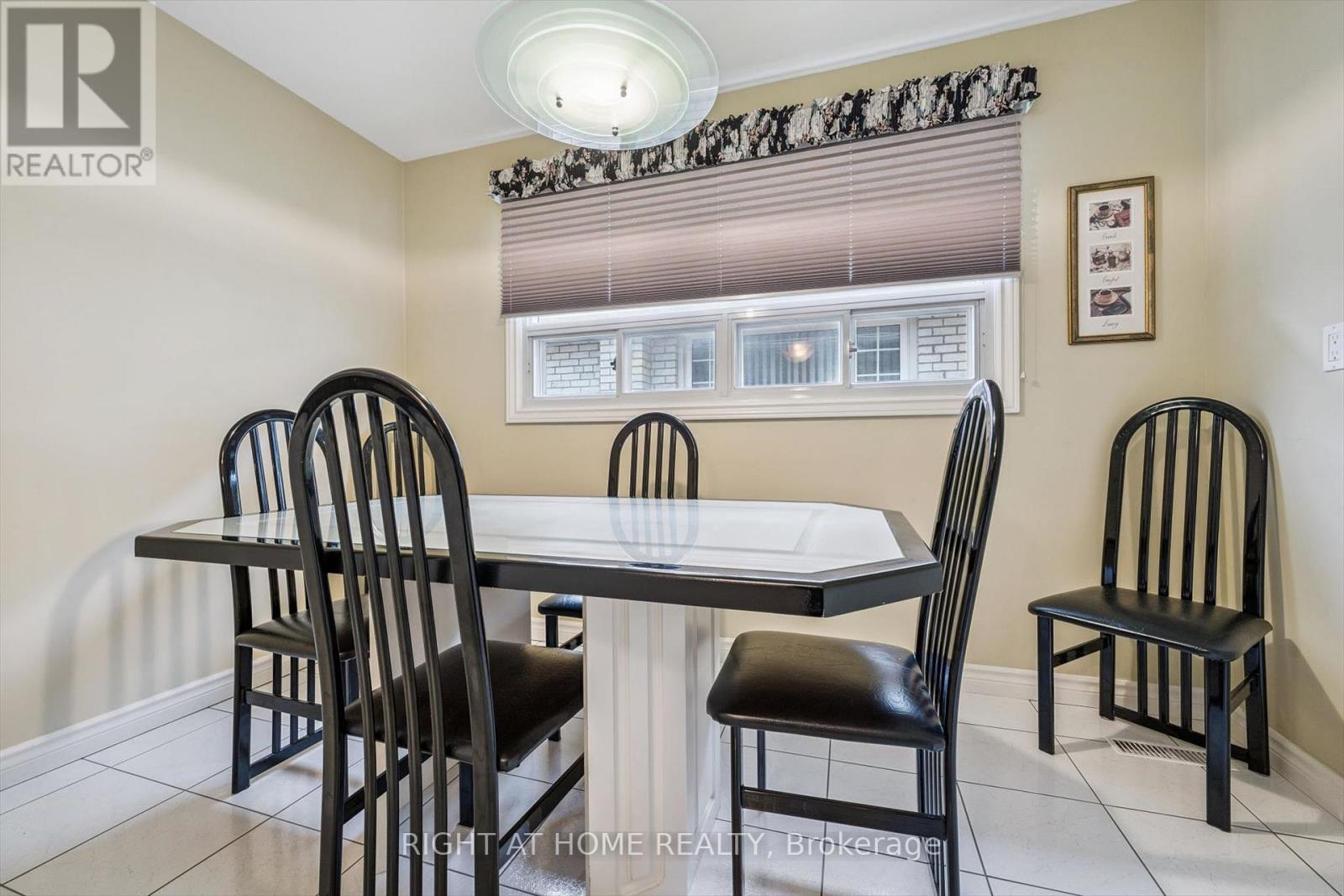67 Manorhampton Drive, Toronto, Ontario  M9P 1E1 - Photo 14 - W13057918
