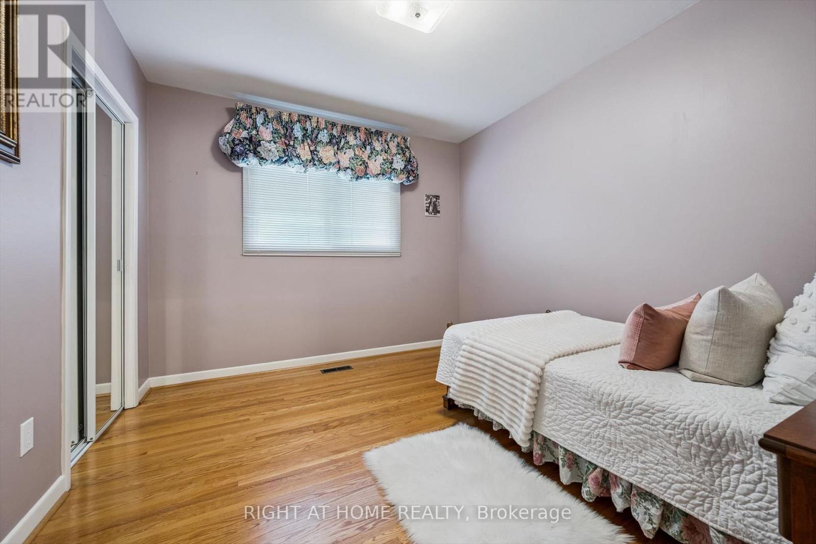 67 Manorhampton Drive, Toronto, Ontario  M9P 1E1 - Photo 19 - W13057918