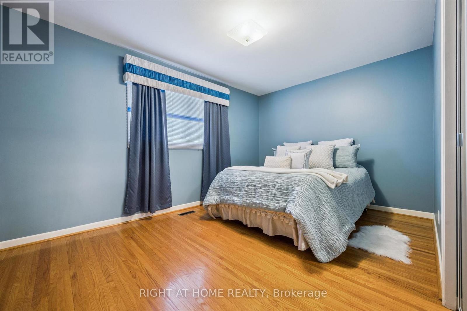 67 Manorhampton Drive, Toronto, Ontario  M9P 1E1 - Photo 21 - W13057918