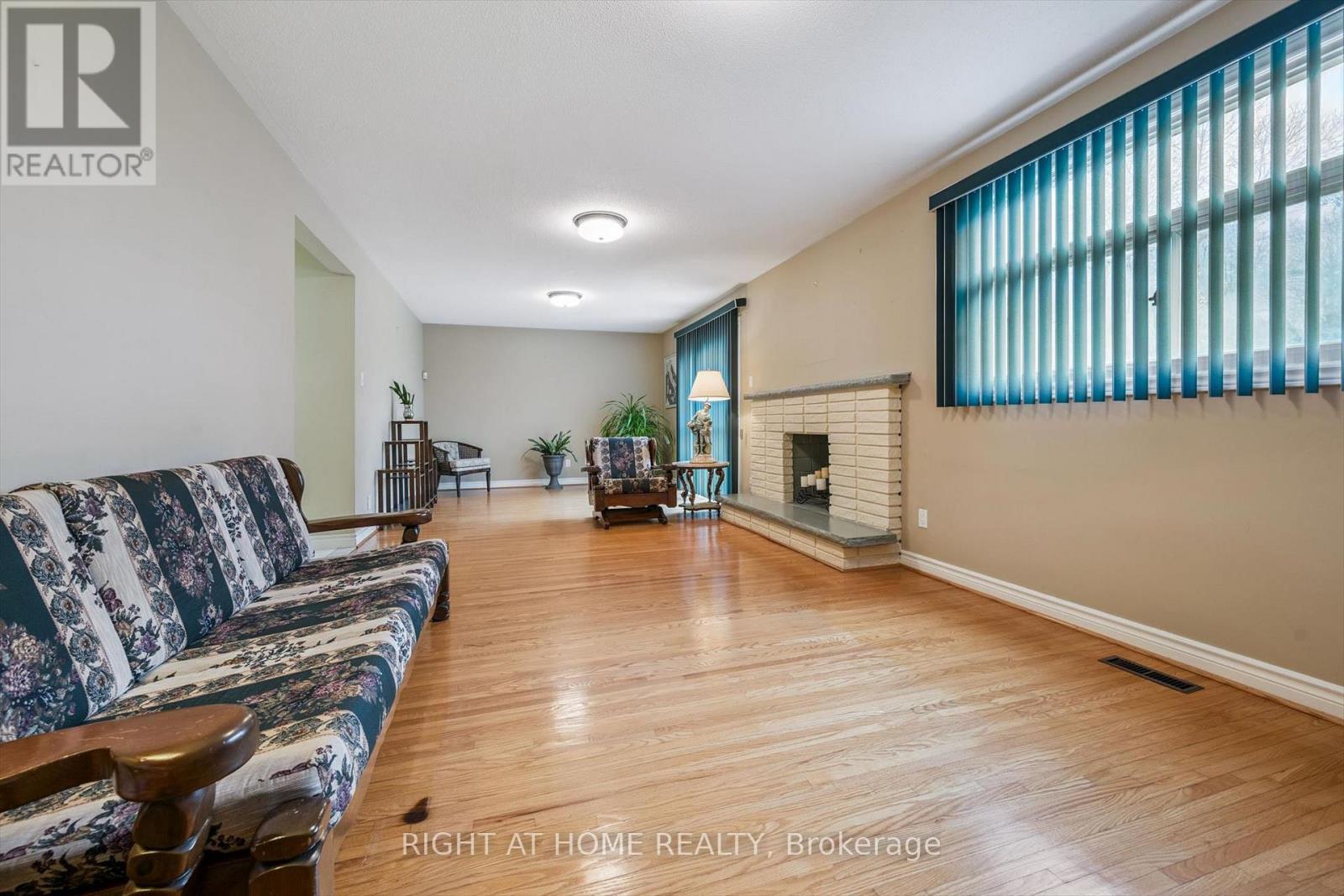 67 Manorhampton Drive, Toronto, Ontario  M9P 1E1 - Photo 25 - W13057918