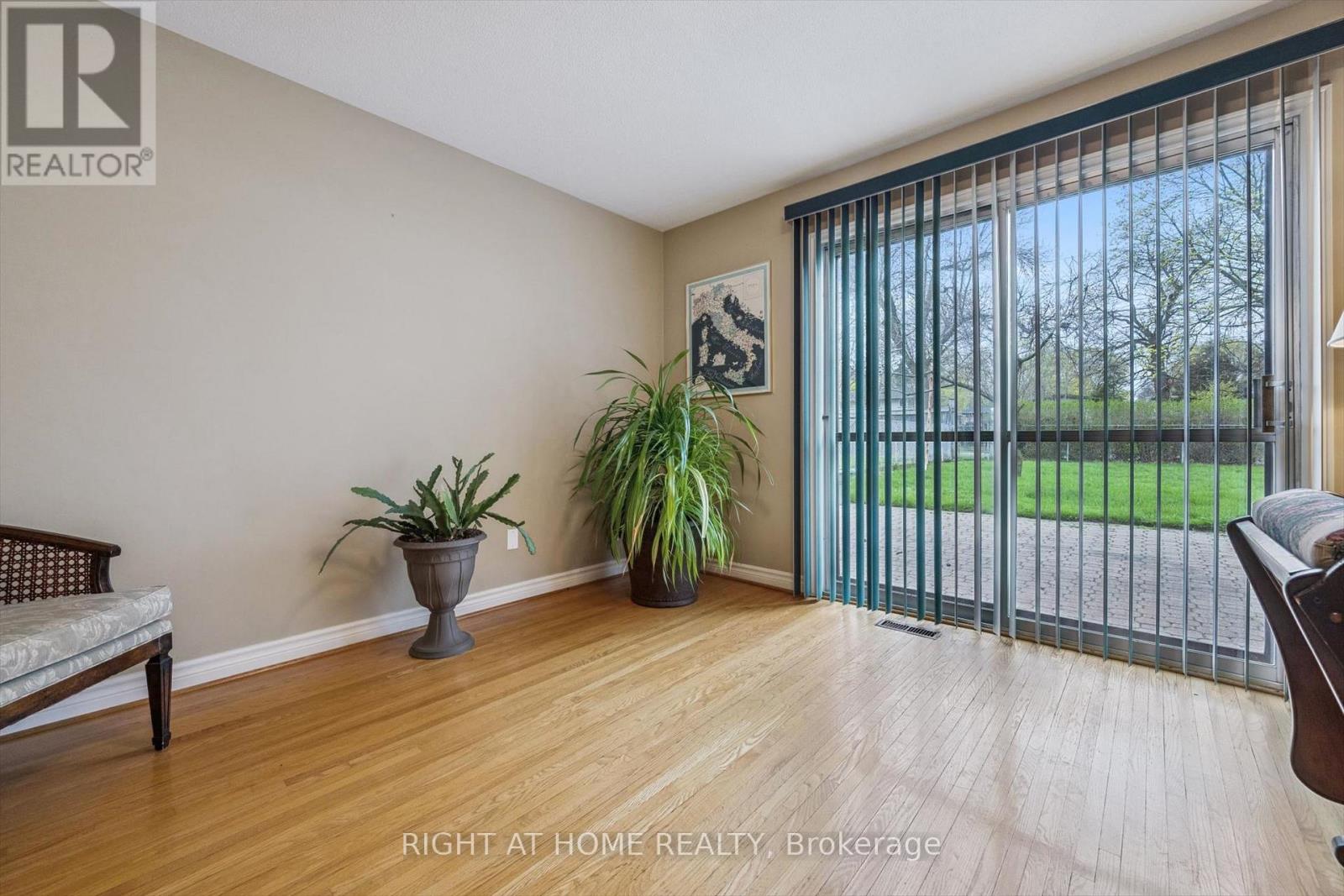 67 Manorhampton Drive, Toronto, Ontario  M9P 1E1 - Photo 26 - W13057918