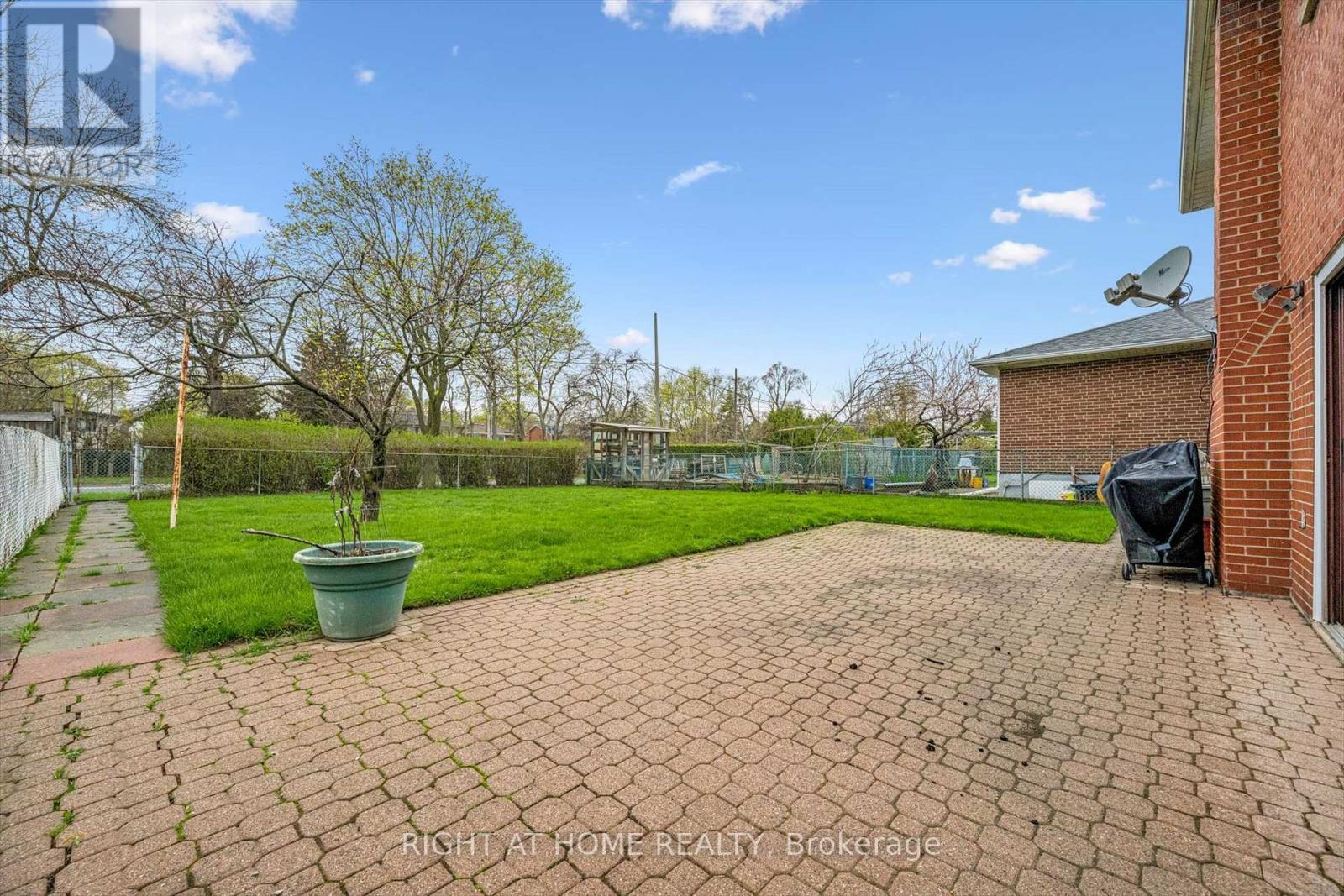 67 Manorhampton Drive, Toronto, Ontario  M9P 1E1 - Photo 36 - W13057918