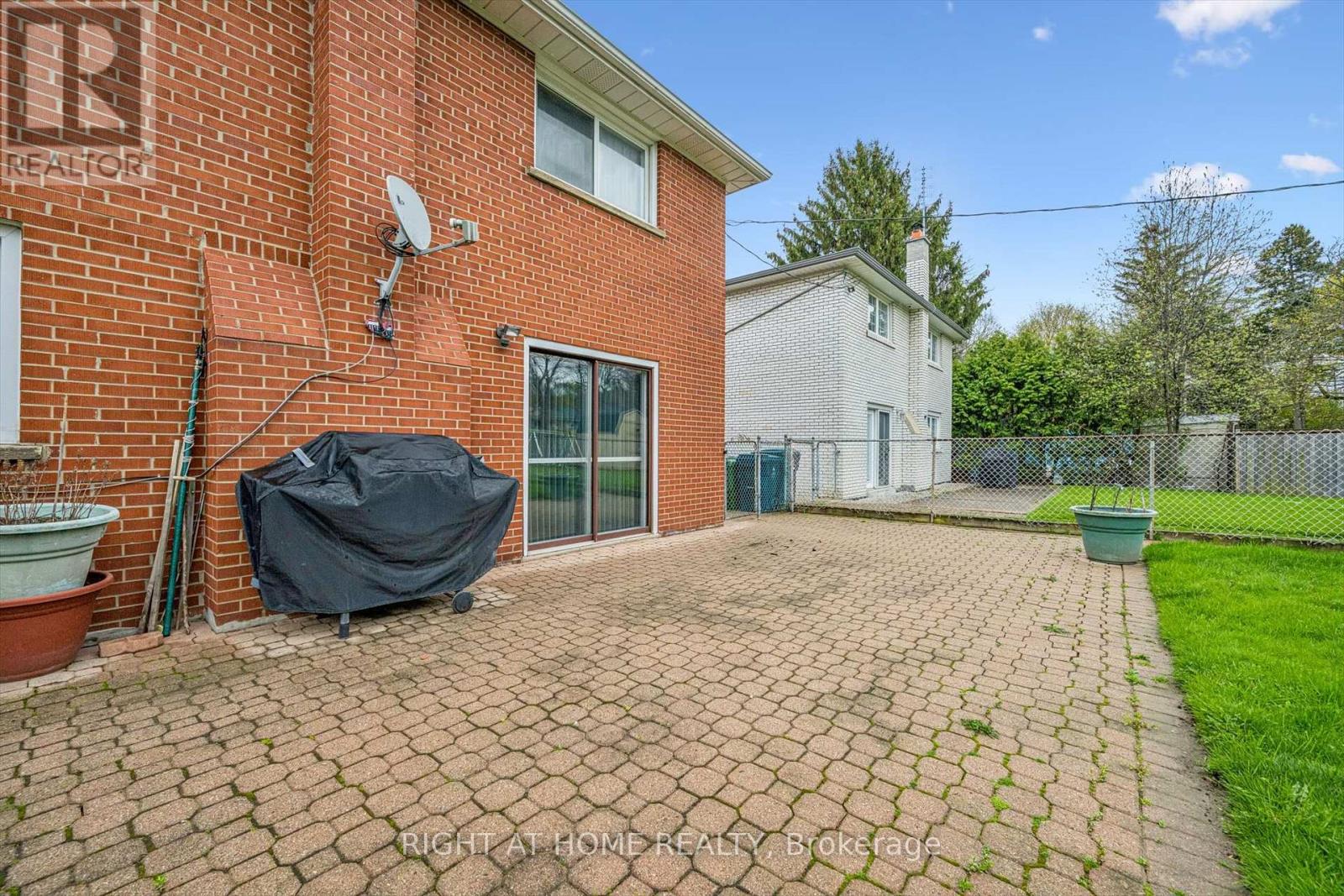 67 Manorhampton Drive, Toronto, Ontario  M9P 1E1 - Photo 37 - W13057918