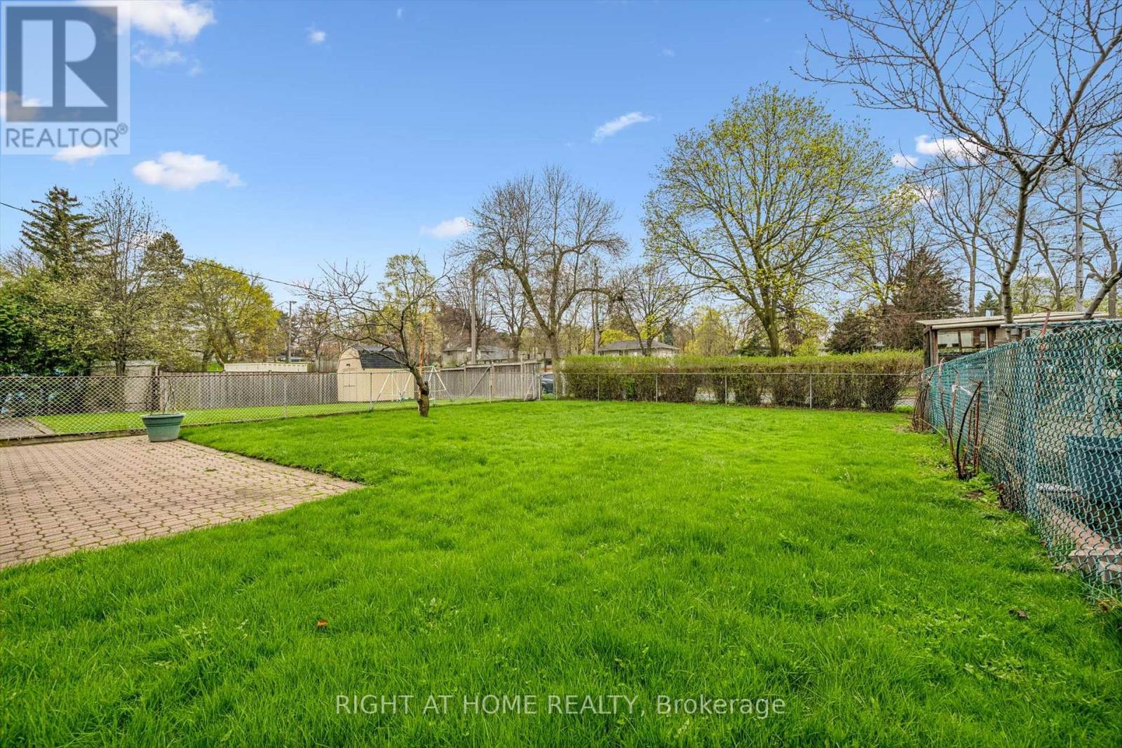 67 Manorhampton Drive, Toronto, Ontario  M9P 1E1 - Photo 38 - W13057918