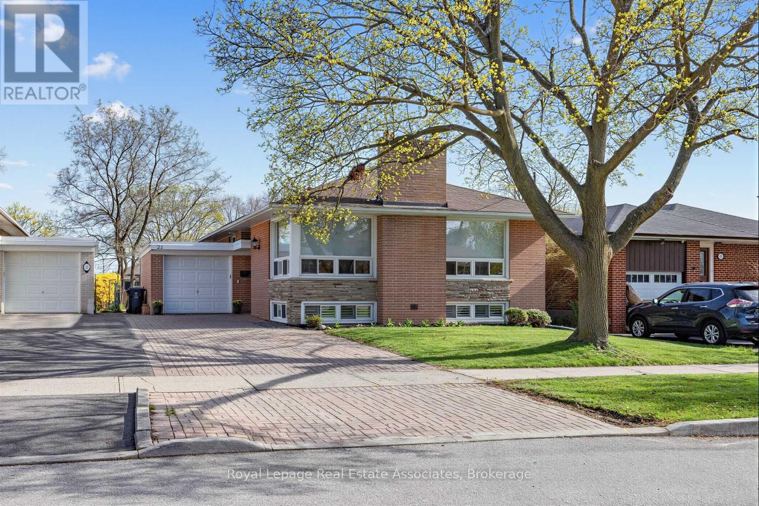 21 STURTON ROAD, Toronto, Ontario