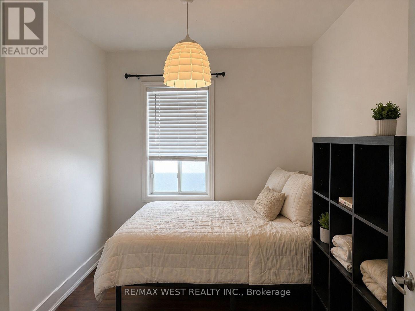 270 Boon Avenue, Toronto, Ontario  M6E 3Z9 - Photo 4 - W13058002