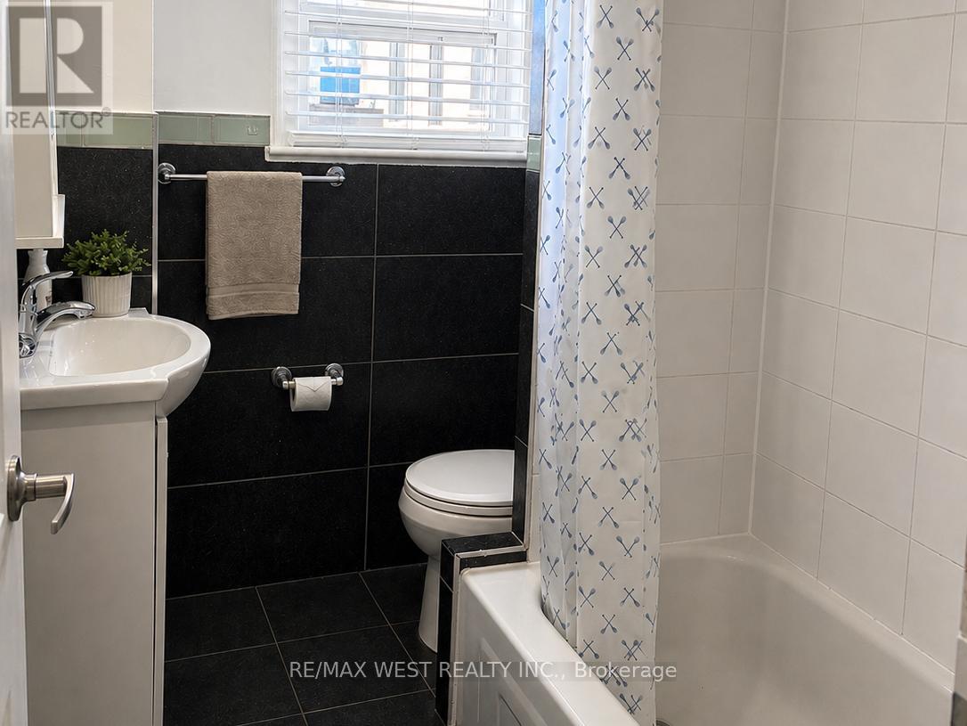 270 Boon Avenue, Toronto, Ontario  M6E 3Z9 - Photo 7 - W13058002