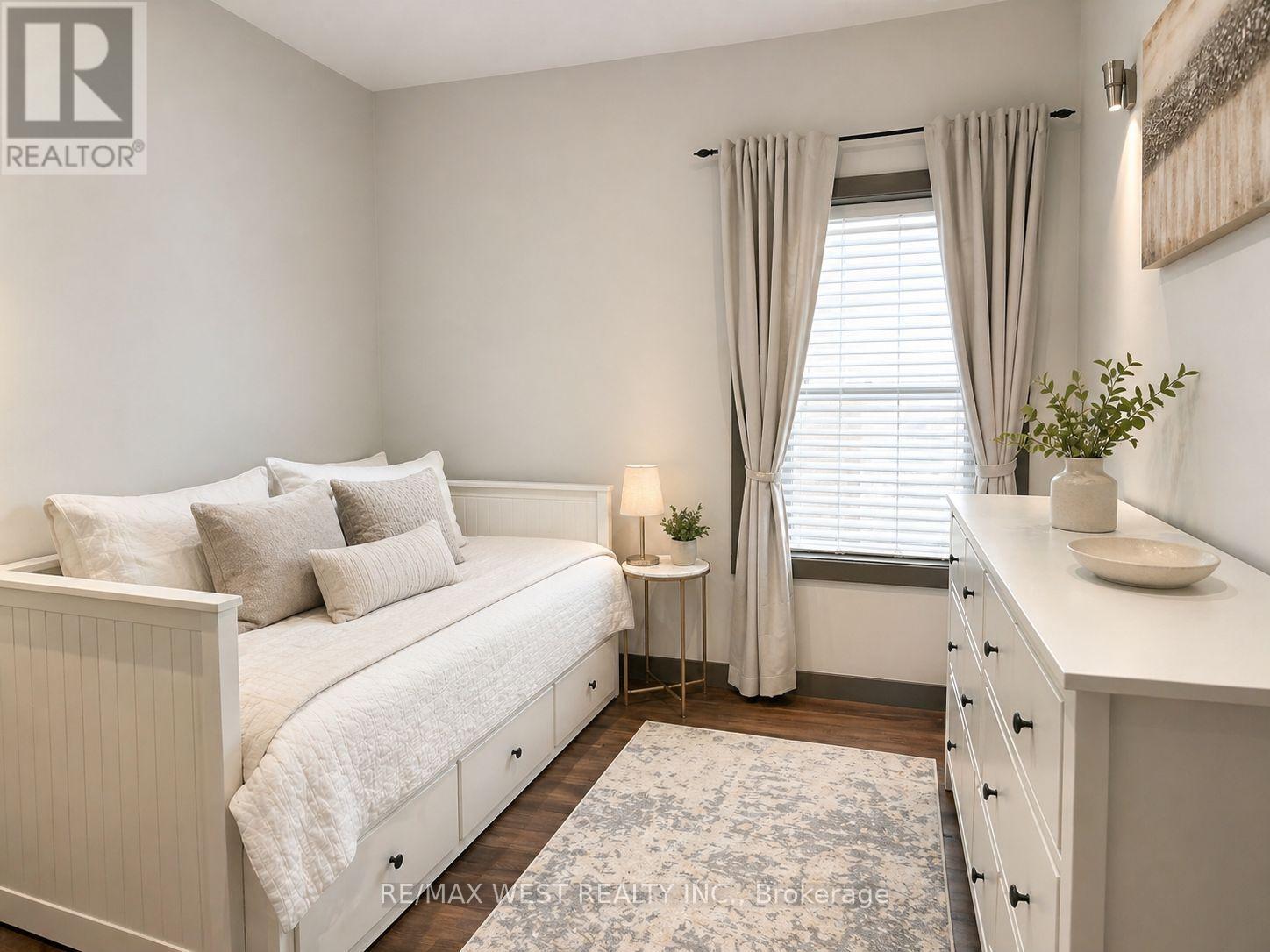 270 Boon Avenue, Toronto, Ontario  M6E 3Z9 - Photo 9 - W13058002