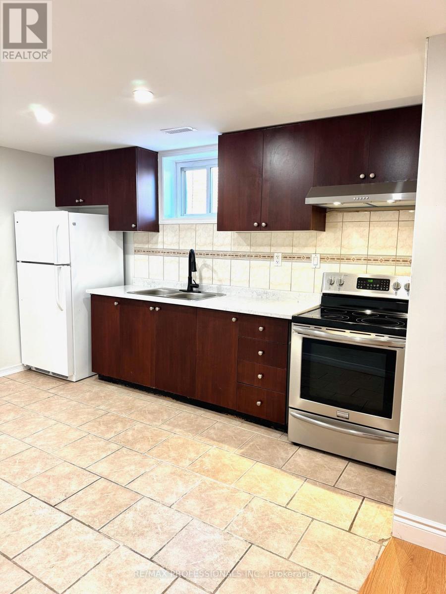 Bsmt - 740 Annamore Drive, Mississauga, Ontario  L4Y 2V7 - Photo 7 - W13058068