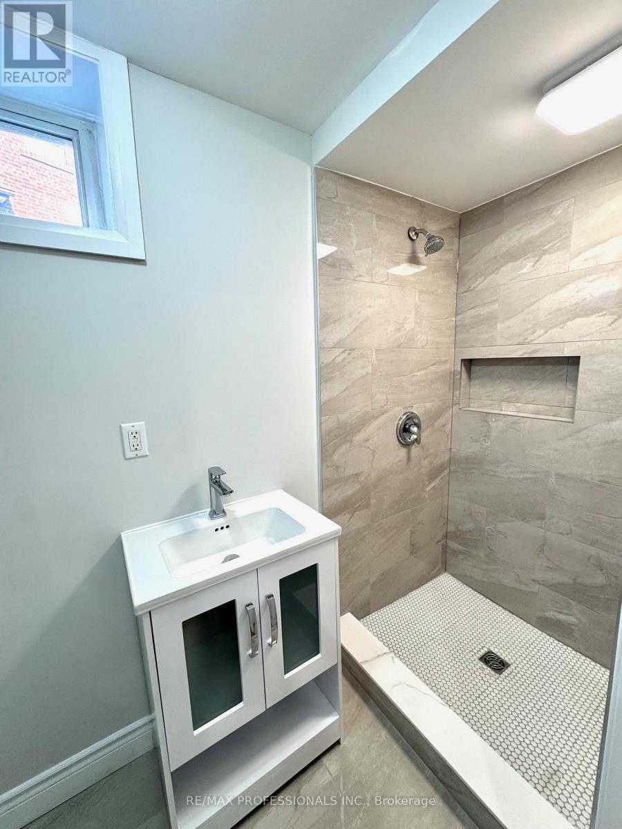 Bsmt - 740 Annamore Drive, Mississauga, Ontario  L4Y 2V7 - Photo 8 - W13058068