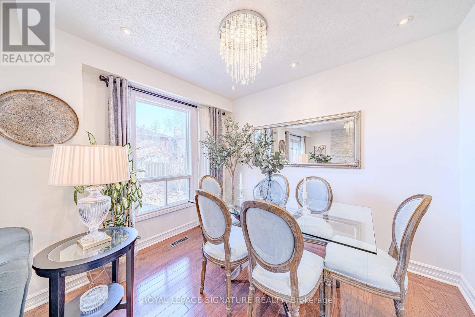 2 Summertime Court, Brampton, Ontario  L6Z 2B4 - Photo 5 - W13058078