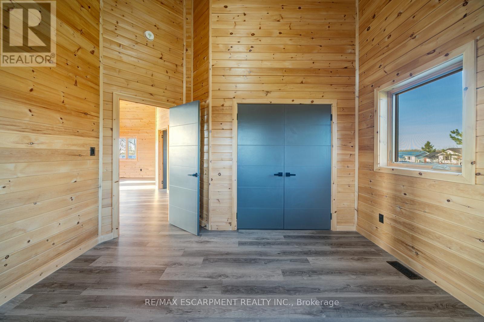 33 Laird Drive, Kawartha Lakes, Ontario  K9V 4R6 - Photo 37 - X12880482