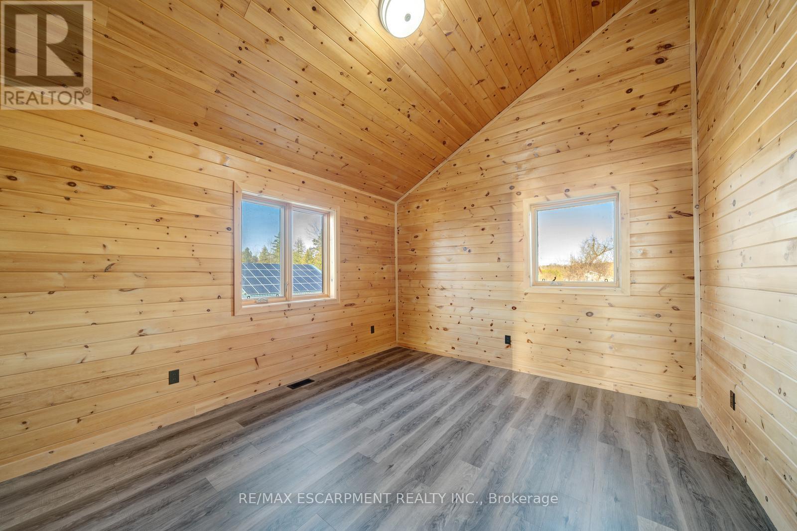 33 Laird Drive, Kawartha Lakes, Ontario  K9V 4R6 - Photo 34 - X12880482