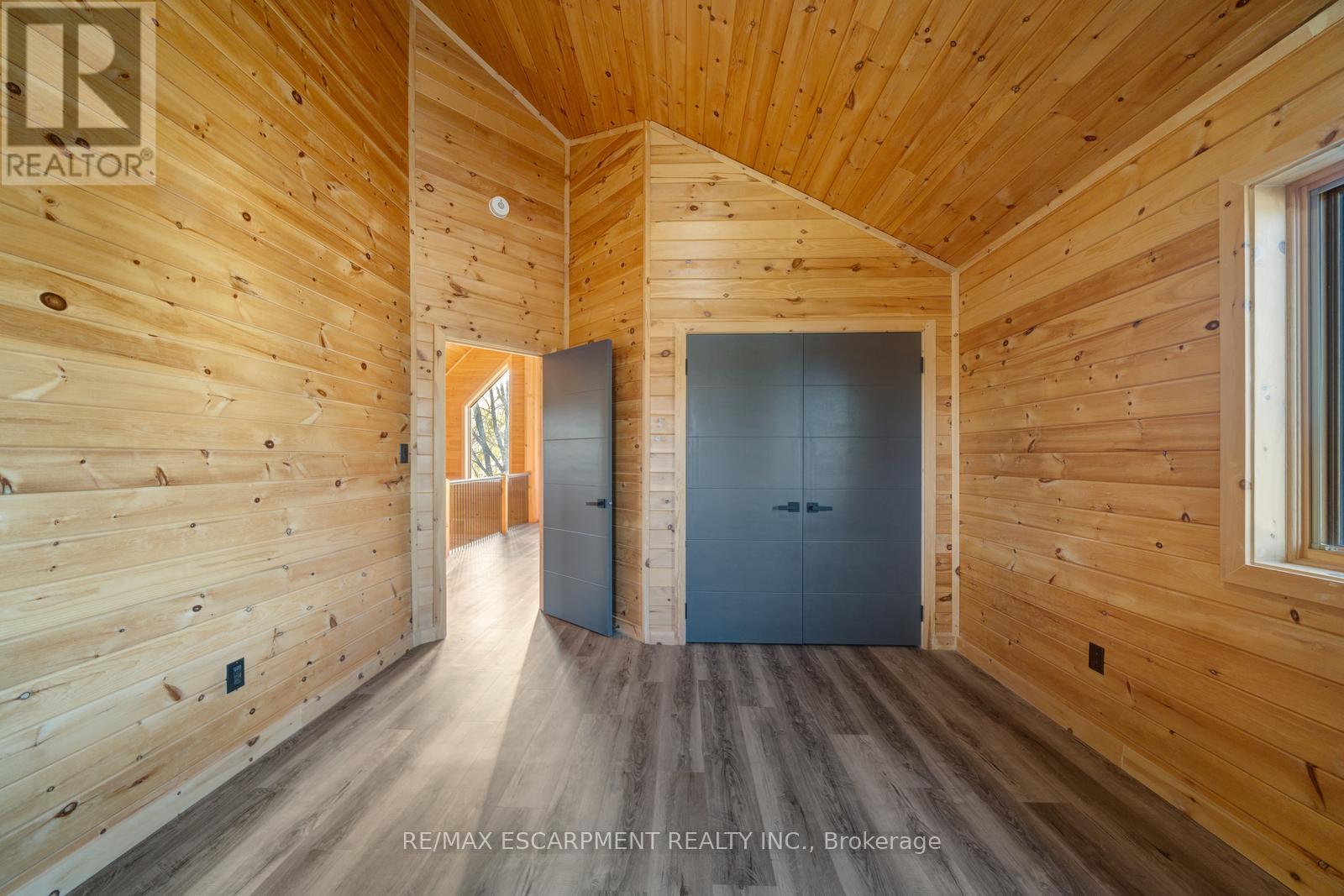 33 Laird Drive, Kawartha Lakes, Ontario  K9V 4R6 - Photo 35 - X12880482