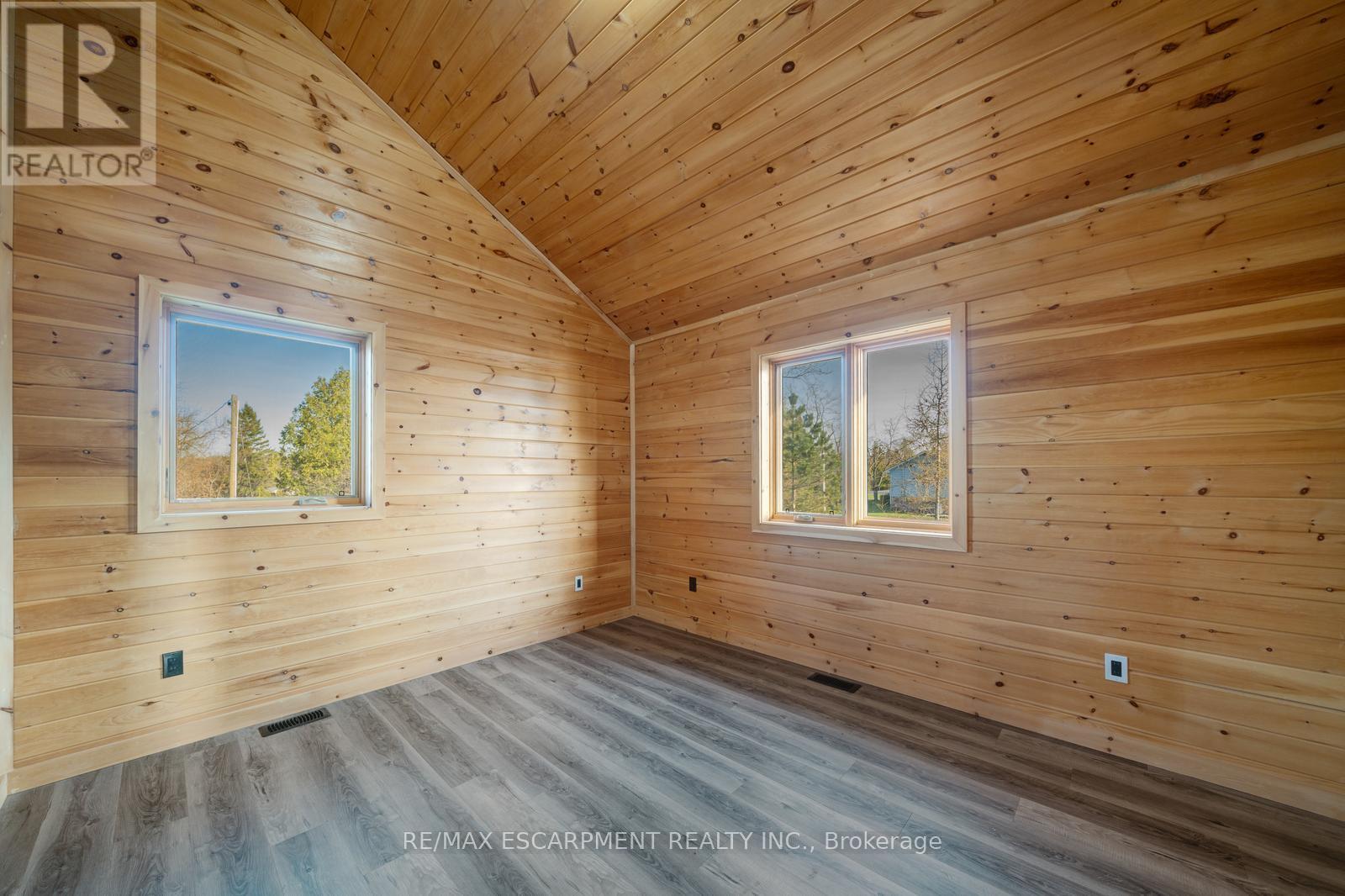 33 Laird Drive, Kawartha Lakes, Ontario  K9V 4R6 - Photo 36 - X12880482