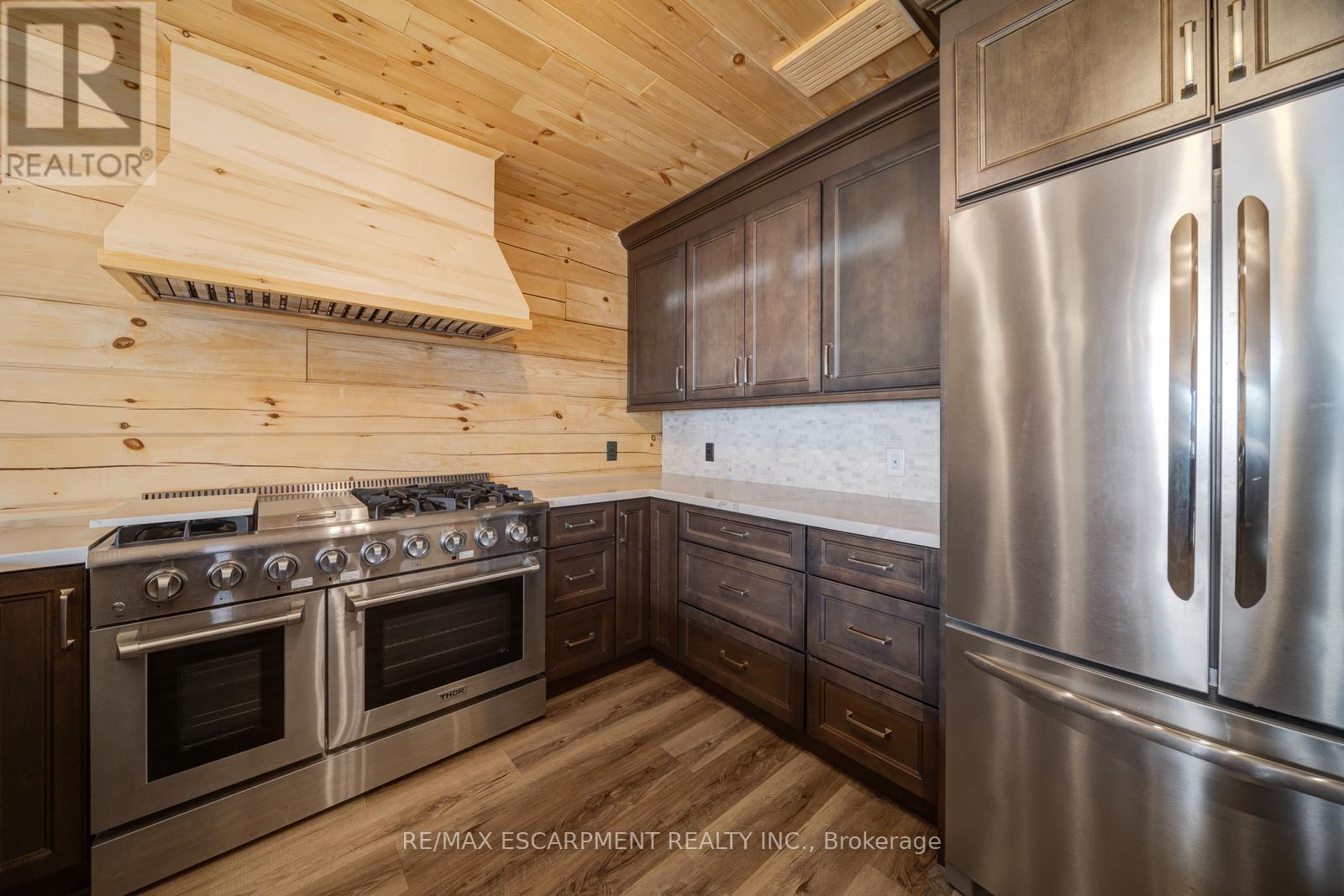 33 Laird Drive, Kawartha Lakes, Ontario  K9V 4R6 - Photo 11 - X12880482