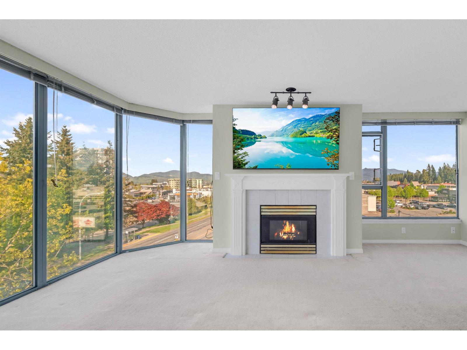 502 32330 South Fraser Way, Abbotsford, British Columbia  V2T 1X1 - Photo 2 - R3116768